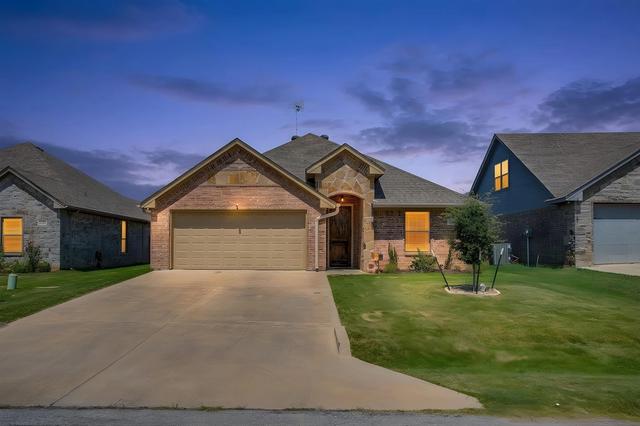 3207 Windcrest Dr, Granbury, TX 76049