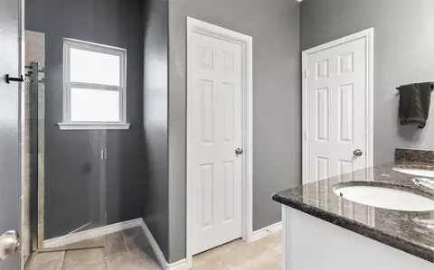 Bath - 9012 Conroe Dr, Argyle, TX 76226 photo 3 of 6