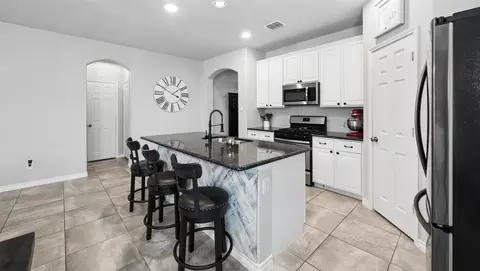 Kitchen - 9012 Conroe Dr, Argyle, TX 76226 photo 2 of 4