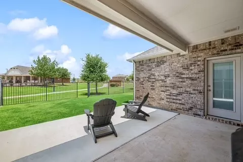 Exterior - 9012 Conroe Dr, Argyle, TX 76226 photo 2 of 6