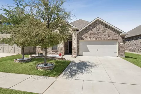 Exterior - 9012 Conroe Dr, Argyle, TX 76226 photo 2 of 6