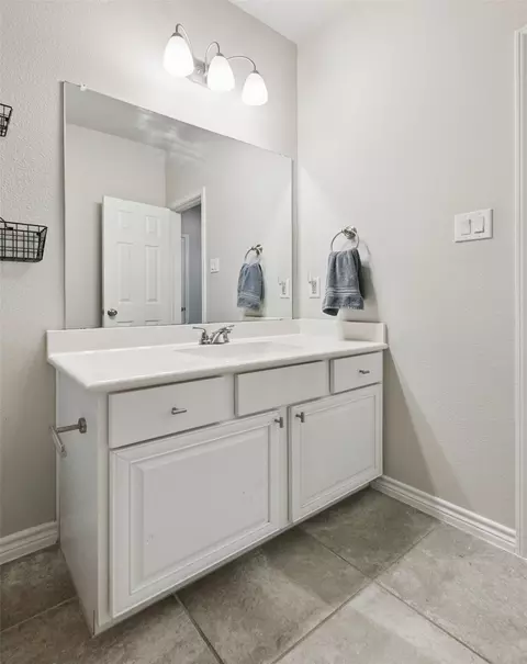 Bath - 9012 Conroe Dr, Argyle, TX 76226 photo 5 of 6