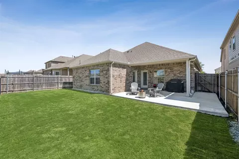 Exterior - 9012 Conroe Dr, Argyle, TX 76226 photo 3 of 6
