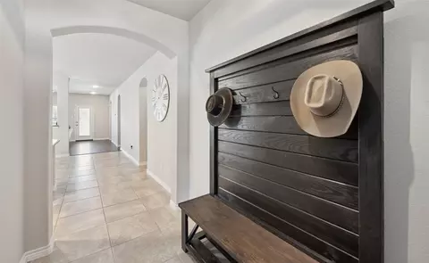 Entry Way - 9012 Conroe Dr, Argyle, TX 76226 photo 2 of 4
