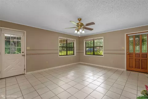 Living - 233 Allen Dr, Minden, LA 71055 photo 4 of 6