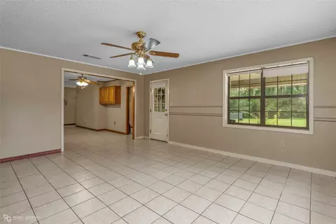 Living - 233 Allen Dr, Minden, LA 71055 photo 3 of 6