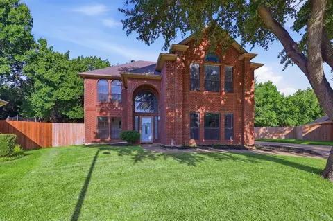 2422 Black Spruce Ct, Arlington, TX 76001