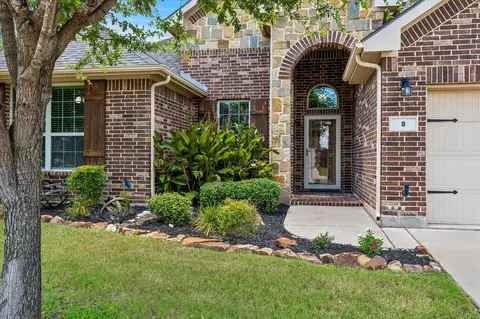 8 Duskview Ln, Edgecliff Village, TX 76134
