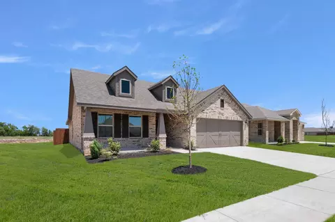 404 Comanche Dr, Cleburne, TX 76033 photo 2