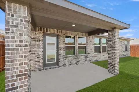 404 Comanche Dr, Cleburne, TX 76033 photo 26