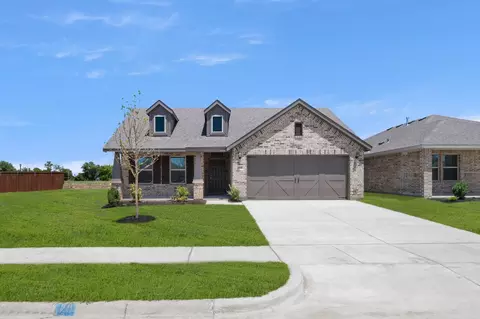 404 Comanche Dr, Cleburne, TX 76033