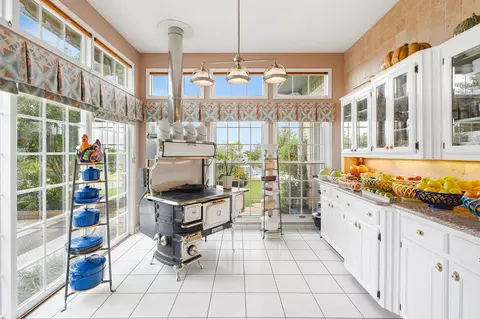 Kitchen - 919 Harrell Rd, Howe, TX 75459 photo 1 of 3