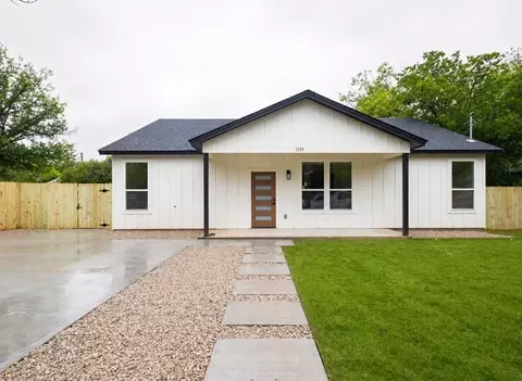 1319 Brady Ave, Brownwood, TX 76801