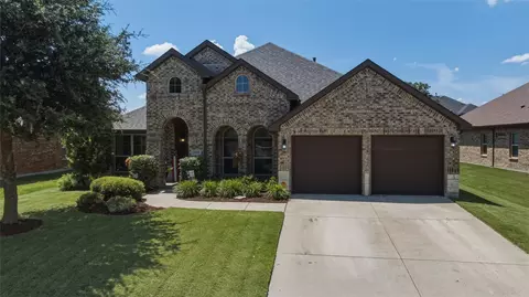 2955 Geneva Dr, Grand Prairie, TX 75054