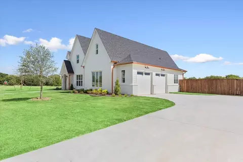 Exterior - 931 Fawn Dr, Mcgregor, TX 76657 photo 5 of 6