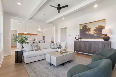 Living - 931 Fawn Dr, Mcgregor, TX 76657 photo 1 of 4