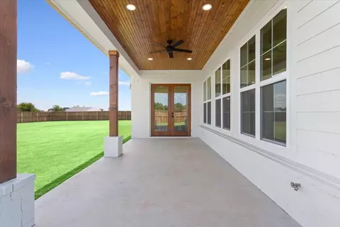 Exterior - 931 Fawn Dr, Mcgregor, TX 76657 photo 3 of 6