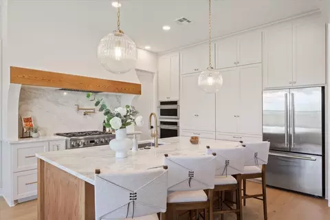 Kitchen - 931 Fawn Dr, Mcgregor, TX 76657 photo 2 of 6