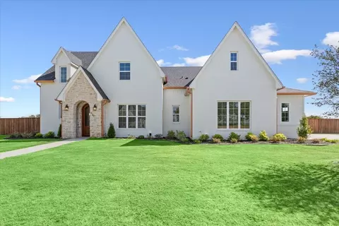 Exterior - 931 Fawn Dr, Mcgregor, TX 76657 photo 4 of 6