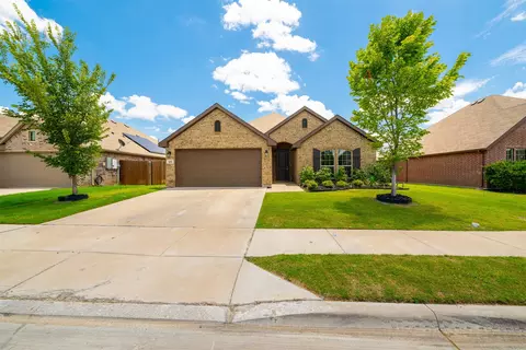105 Cheryl Dr, Keene, TX 76059