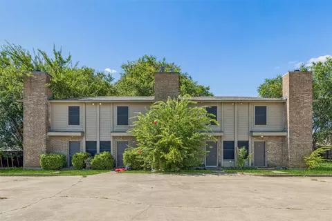 313 Cambridge Dr, Saginaw, TX 76179