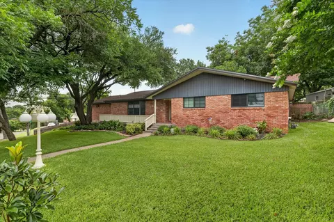 9700 Brookwood Cir, Woodway, TX 76712