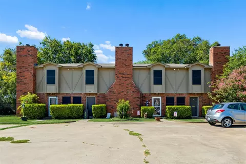 405 Cambridge Dr, Saginaw, TX 76179