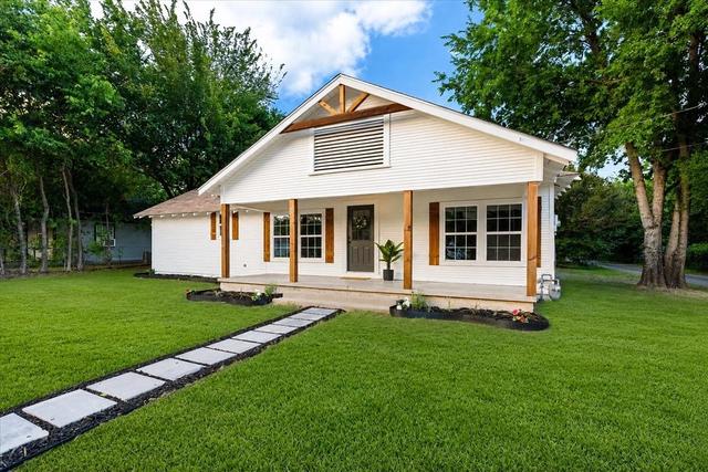 1325 Navarro Dr, Corsicana, TX 75110