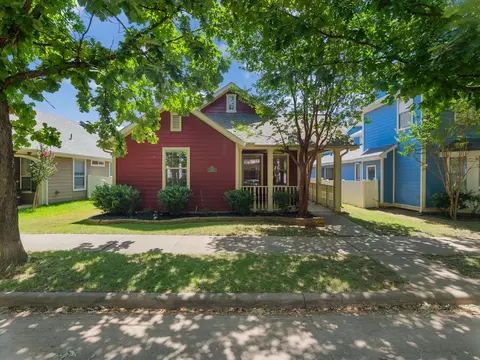 1020 Grey Fox Dr, Savannah, TX 76227