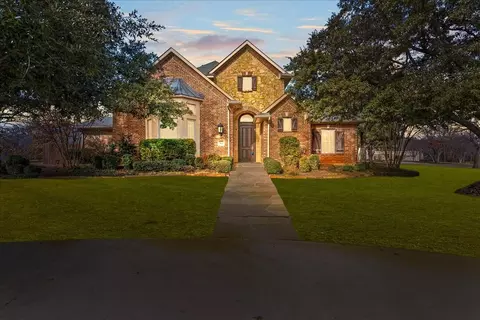900 Amethyst Dr, Oak Point, TX 75068