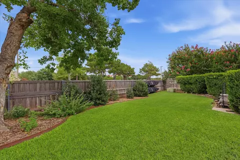 Exterior - 642 Eagle Dr, Coppell, TX 75019 photo 4 of 10