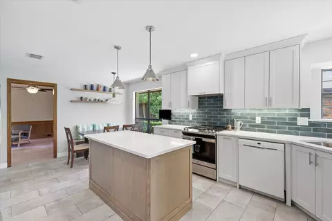 Kitchen - 642 Eagle Dr, Coppell, TX 75019 photo 3 of 4