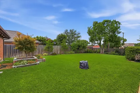 Exterior - 642 Eagle Dr, Coppell, TX 75019 photo 5 of 10