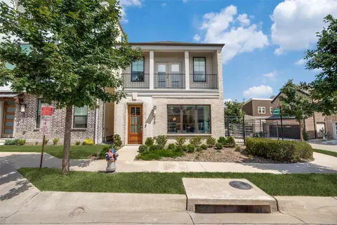 8218 Manoa Dr, Dallas, TX 75231