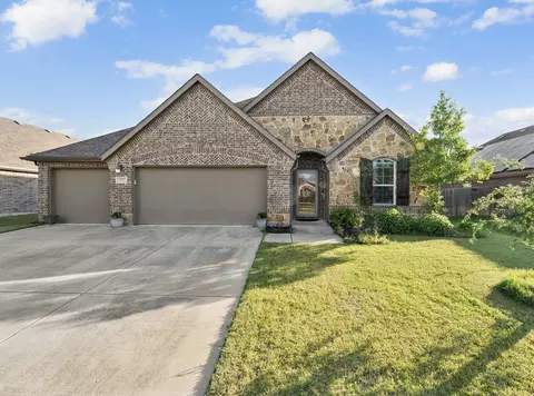 307 Acadia Ln, Forney, TX 75126