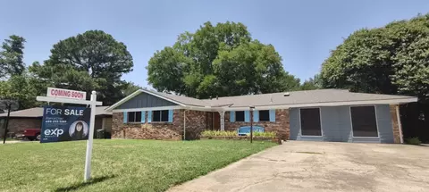 1125 Valley View Dr, Hurst, TX 76053