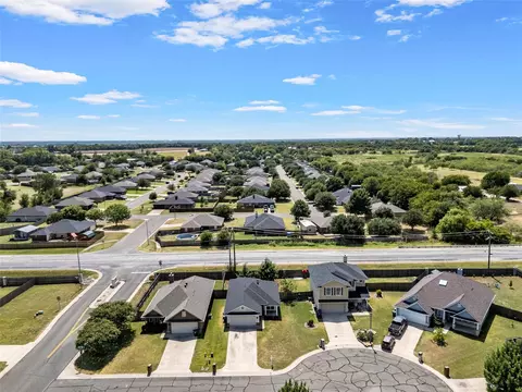 10104 Bunting Dr, Waco, TX 76708 photo 3