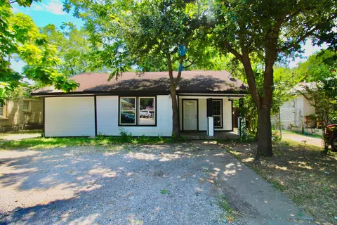 1206 S Edgefield Ave, Dallas, TX 75208
