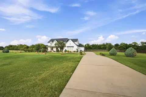 3920 Lizzy Ln, Midlothian, TX 76065