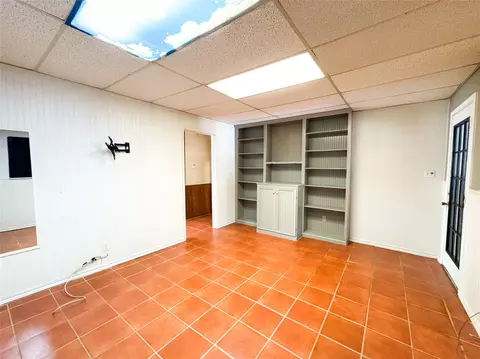 Living - 705 N Avenue E, Haskell, TX 79521 photo 3 of 5