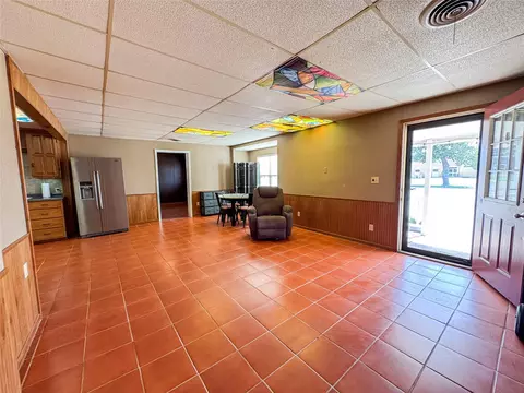 Living - 705 N Avenue E, Haskell, TX 79521 photo 2 of 5
