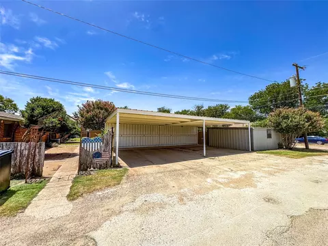 Exterior - 705 N Avenue E, Haskell, TX 79521 photo 6 of 6