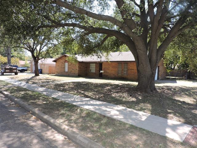 629 Sandra Ln, Burleson, TX 76028