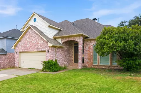 6808 Greenleaf Dr, North Richland Hills, TX 76182