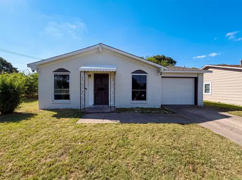 4268 Texas College Dr, Dallas, TX 75241