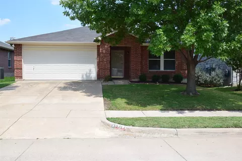 5313 Emmeryville Ln, Fort Worth, TX 76244