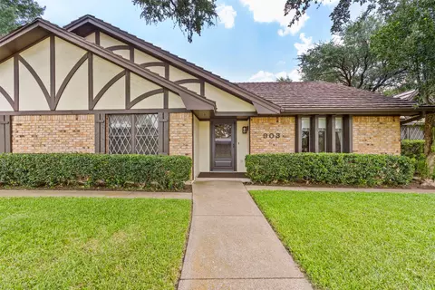 903 Green Rock Dr, Duncanville, TX 75137