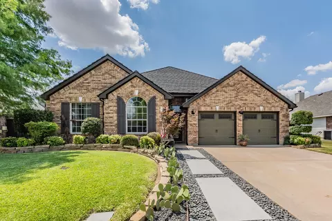 12109 Copper Creek Dr, Fort Worth, TX 76244