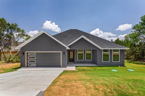 4711 Elizabeth St, Granbury, TX 76048