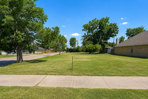 1101 Bessie St, Fort Worth, TX 76104